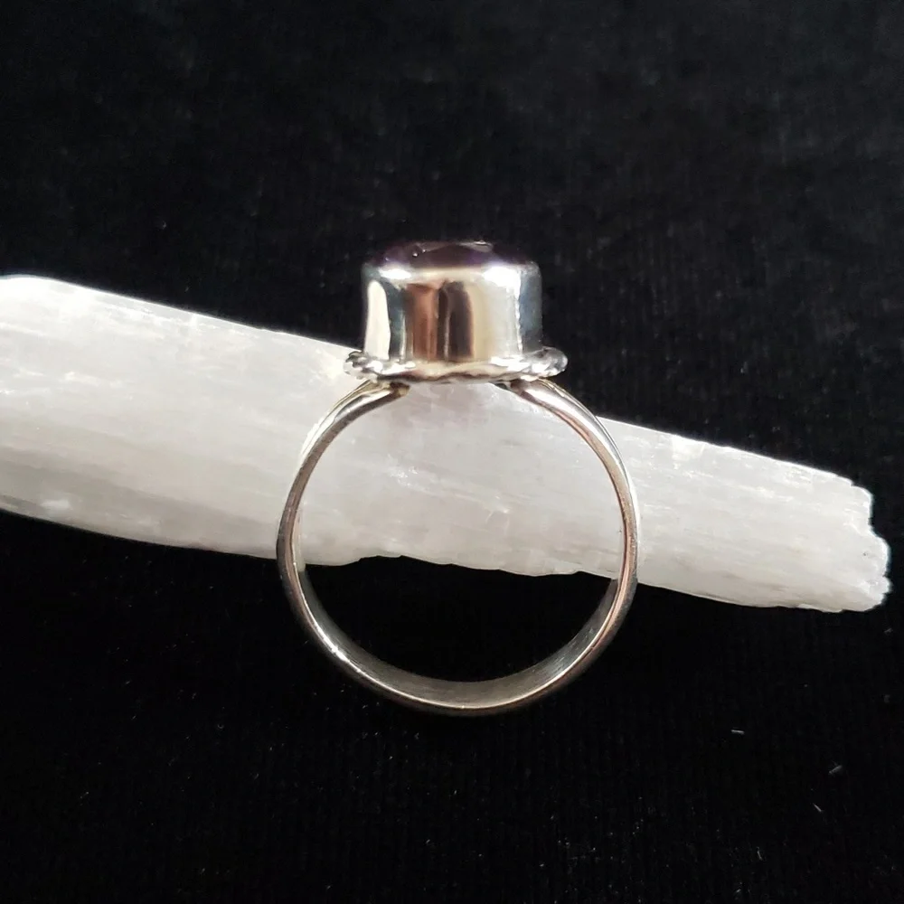 Faceted Amethyst Ring. Sterling Silver. Vintage. - Picture 4 of 7
